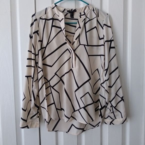 Forever 21 Cream and Black Top Size Small - Picture 6 of 6